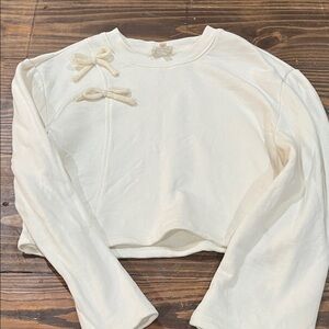 Finding Foxtale Cream Cropped Sweatshirt with Bow Accents